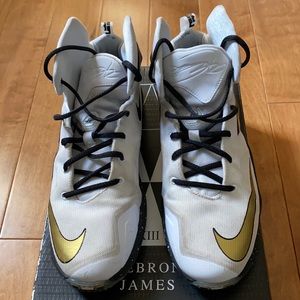 Nike Kids Lebron 13 Size 7Y